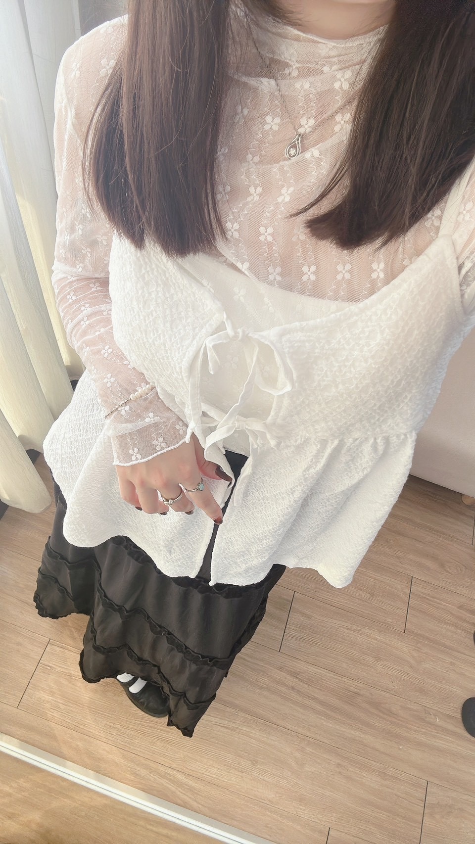 柔軟蕾絲提花打底衣