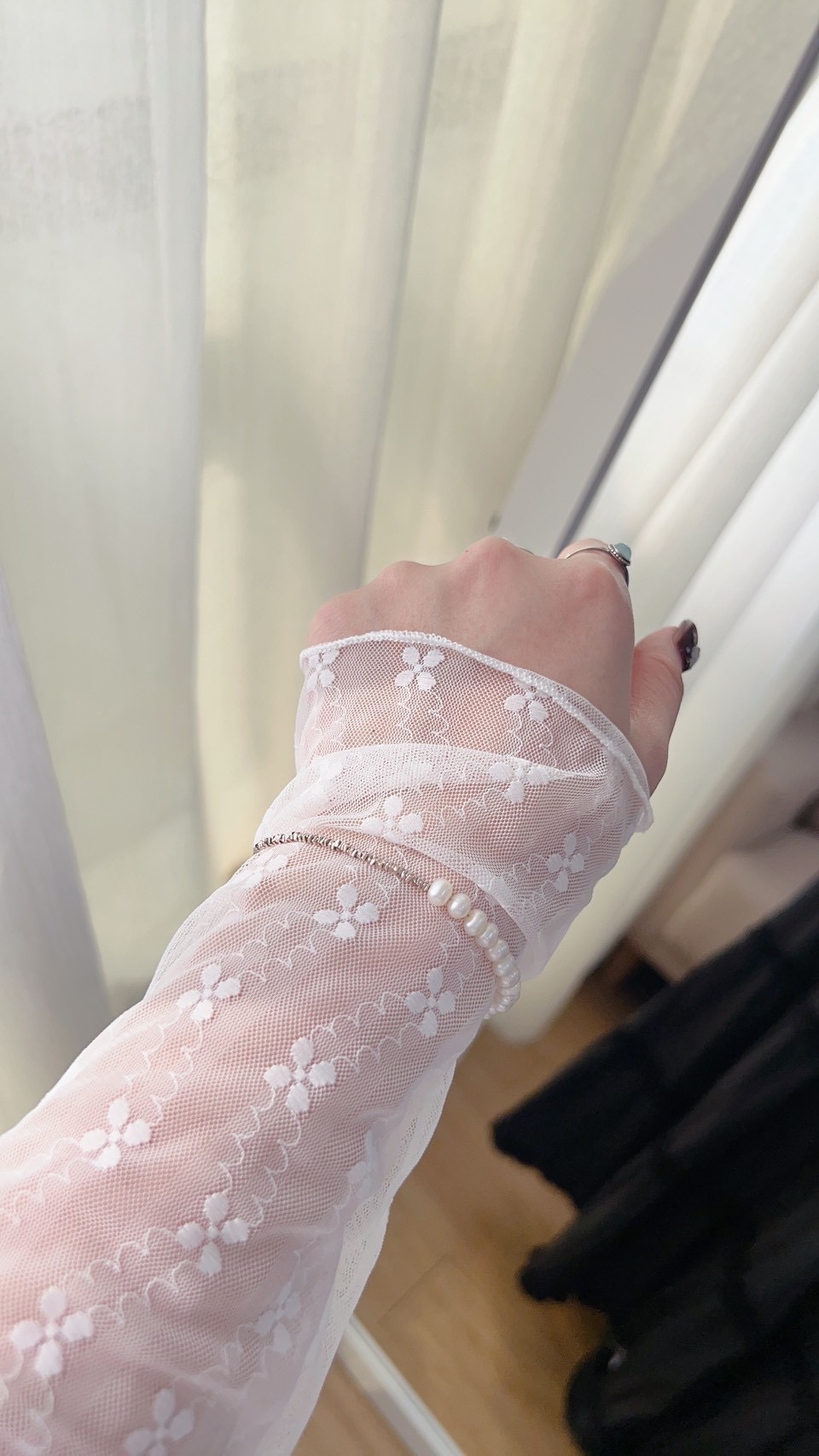 柔軟蕾絲提花打底衣