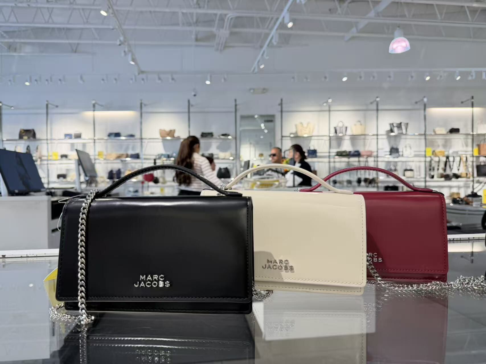 【直播】Marc Jacobs H030704 皮革鏈條翻蓋包