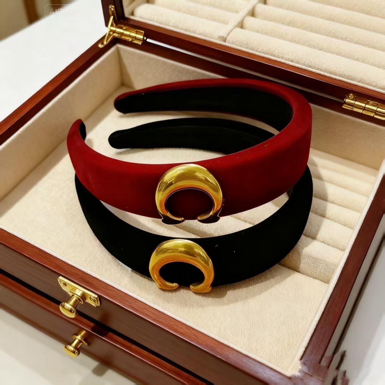 Vintage Velvet C-Shape Metal Headband