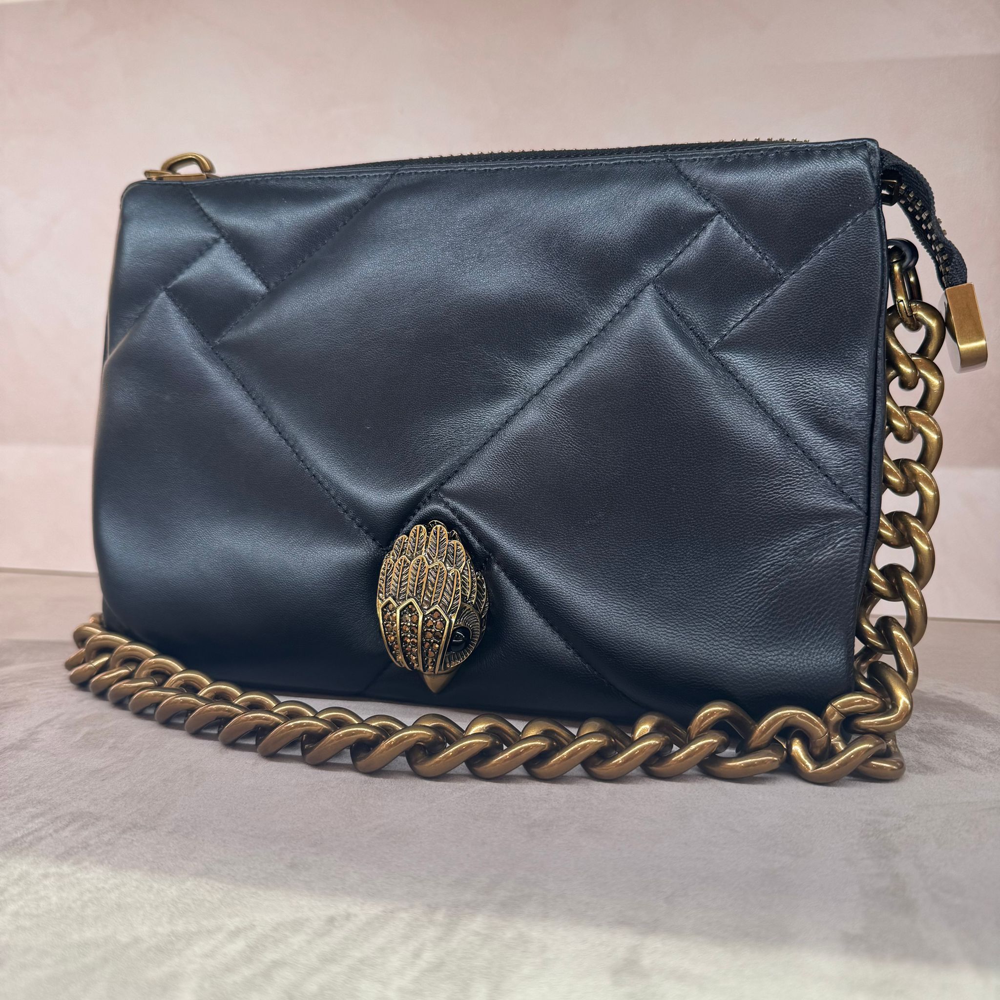 UK-GGG0305-636 Kurt Geiger 黑金菱格包26x20x6 cm (A58)