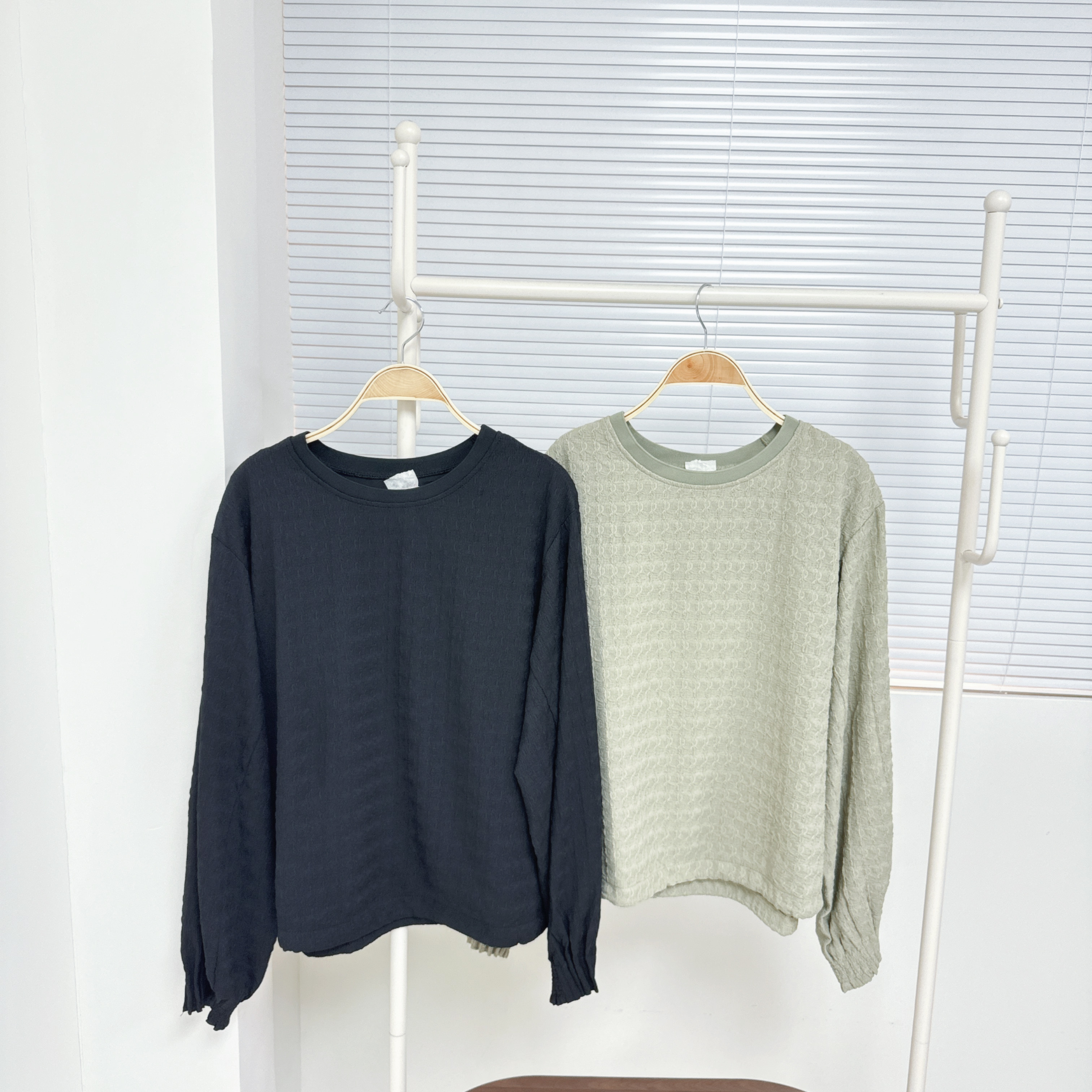 【廠家制】壓紋長袖TOP (K26-K27)