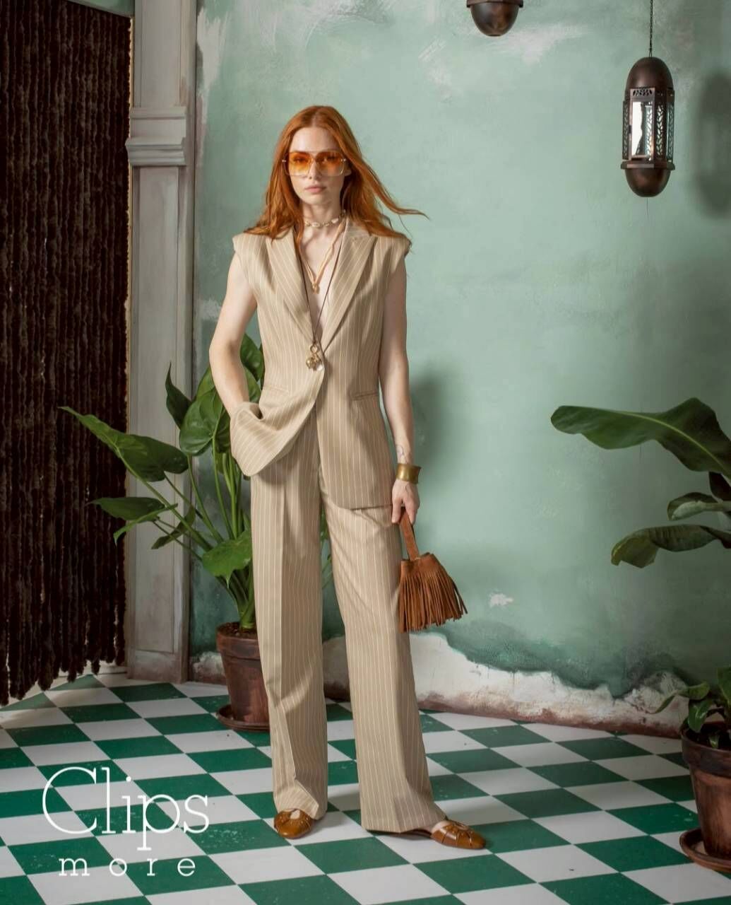 Clips more 個性直條紋長版西裝背心