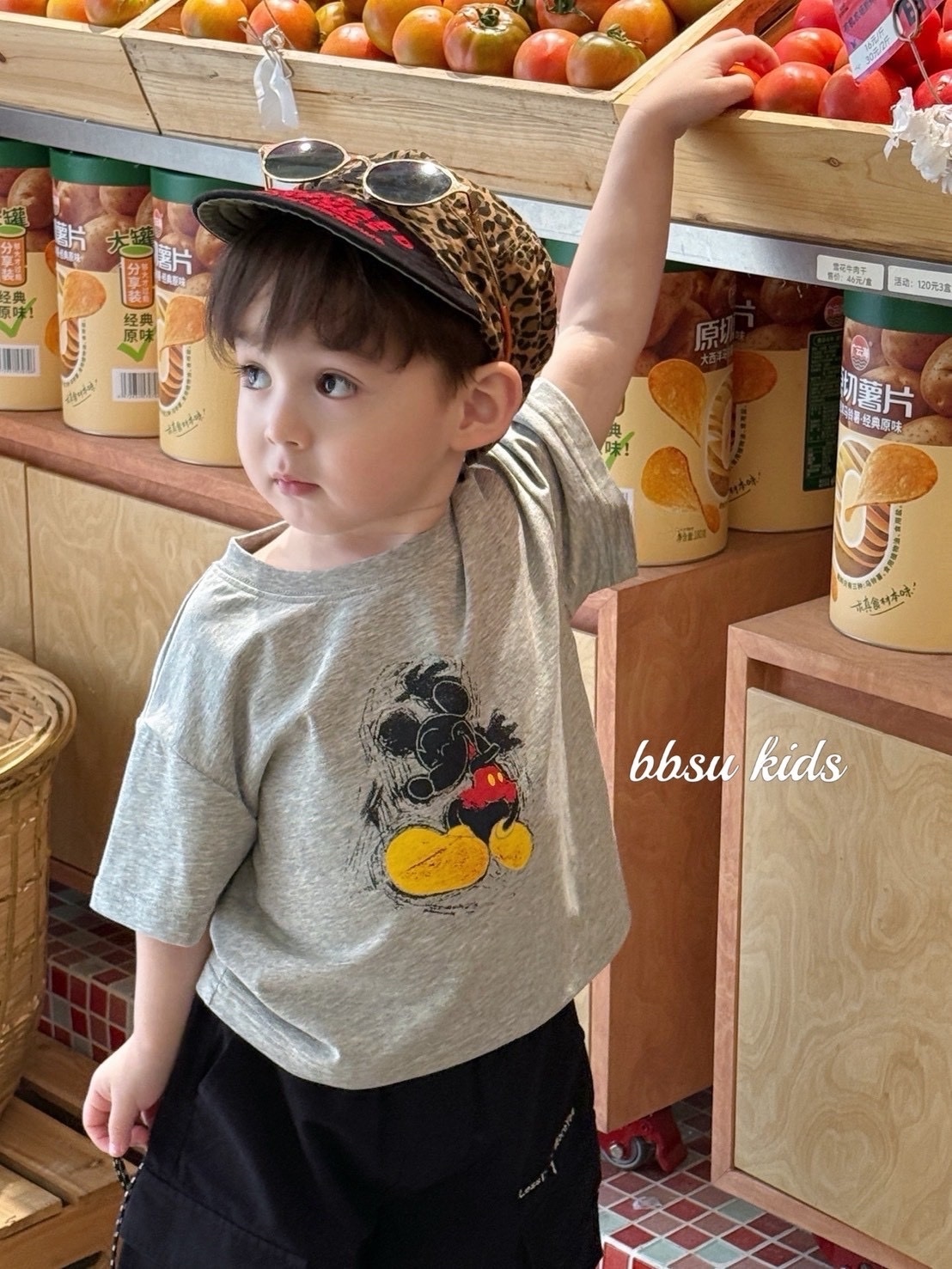 漫畫風米奇灰色T-shirt