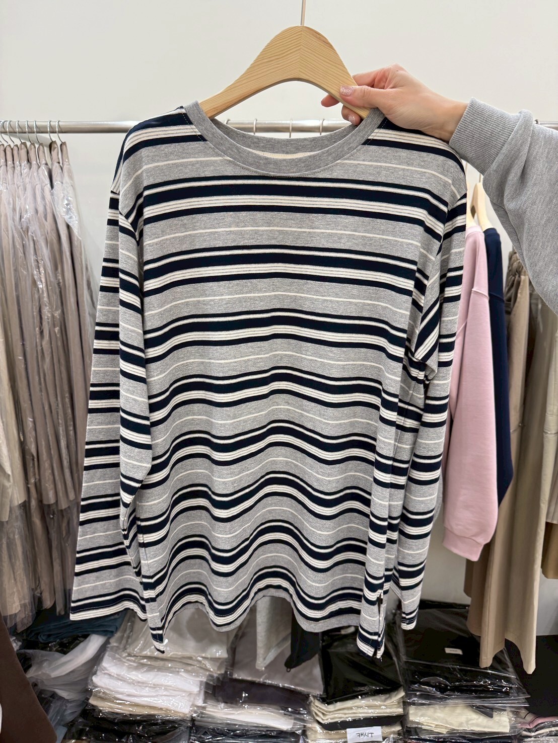 #AF03彩色條紋長Ｔ(灰/白/粉)