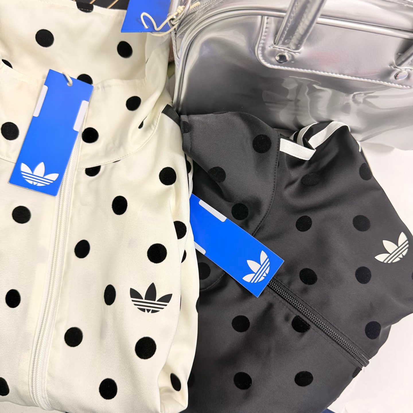 【預購】Adidas 緞面波點 三條 點點 黑白圓點 立領 運動 長袖 夾克 闊腿褲 長褲 外套 多色可選 KV1165