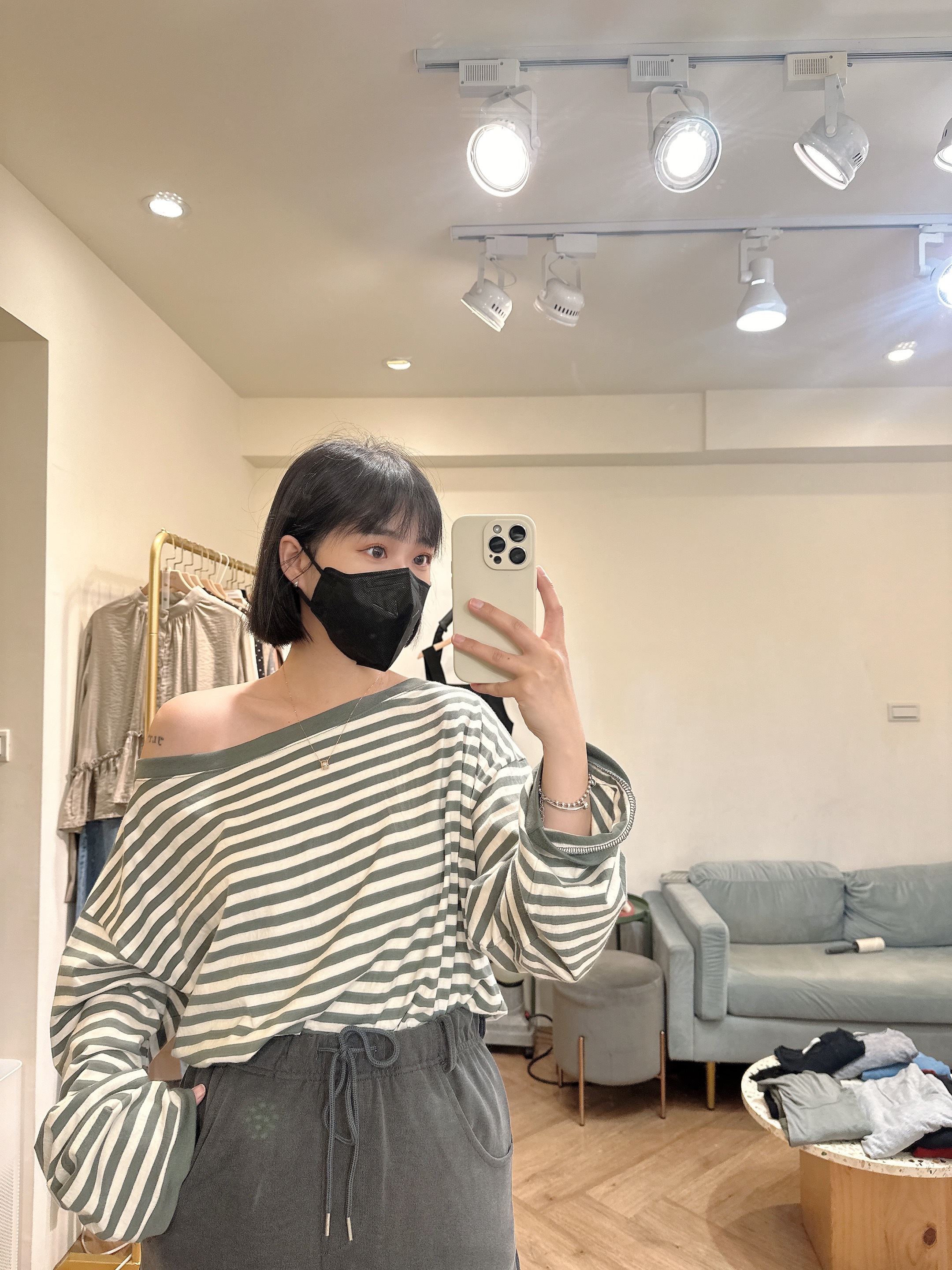 條紋over size斜肩上衣