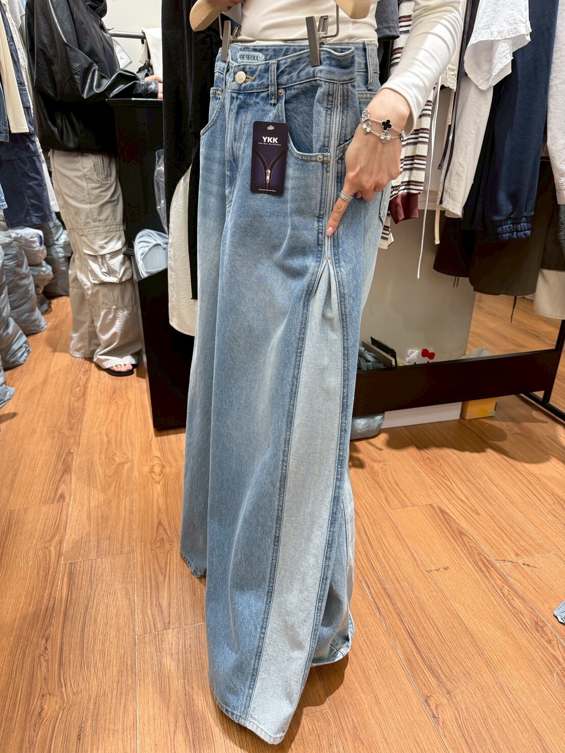 #AF09拼色造型牛仔直筒褲