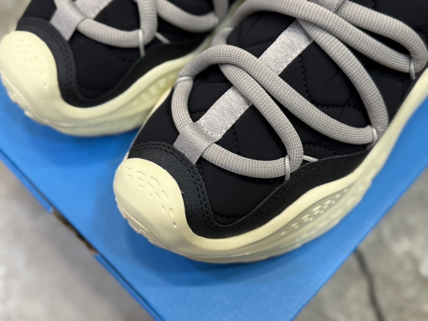 <連線代購商品>  HOKA ORA PRIMO YELLOW BLACK 奶油黑1141570BCKV