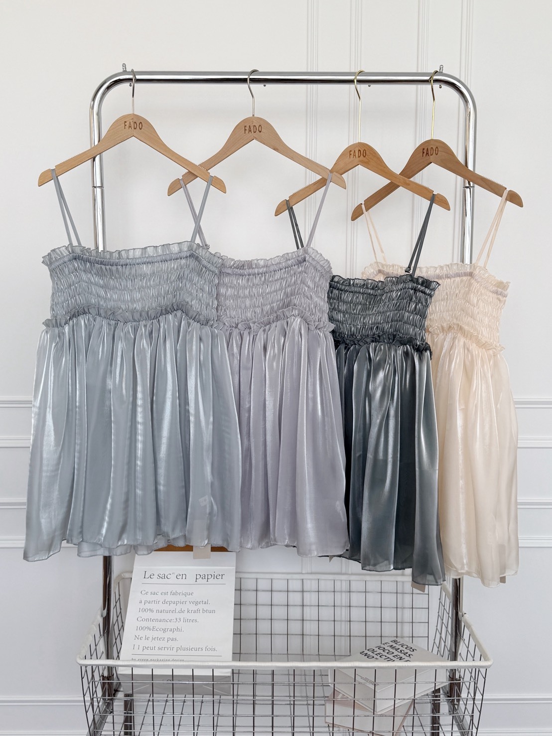 法朵Fado shop｜水光感緞面吊帶衫 1705003 四色