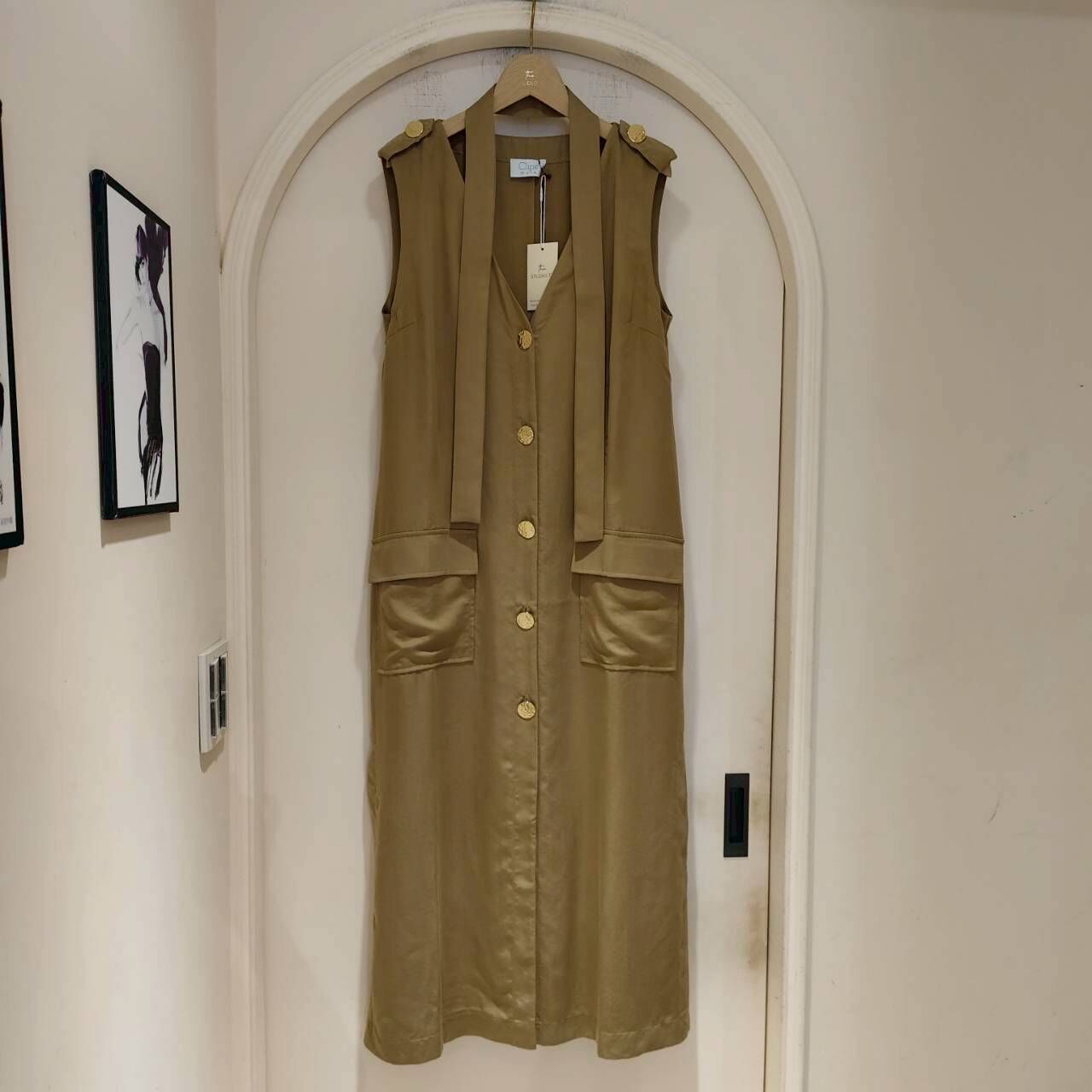 Clips more 皇室肩章金釦腰帶長洋裝