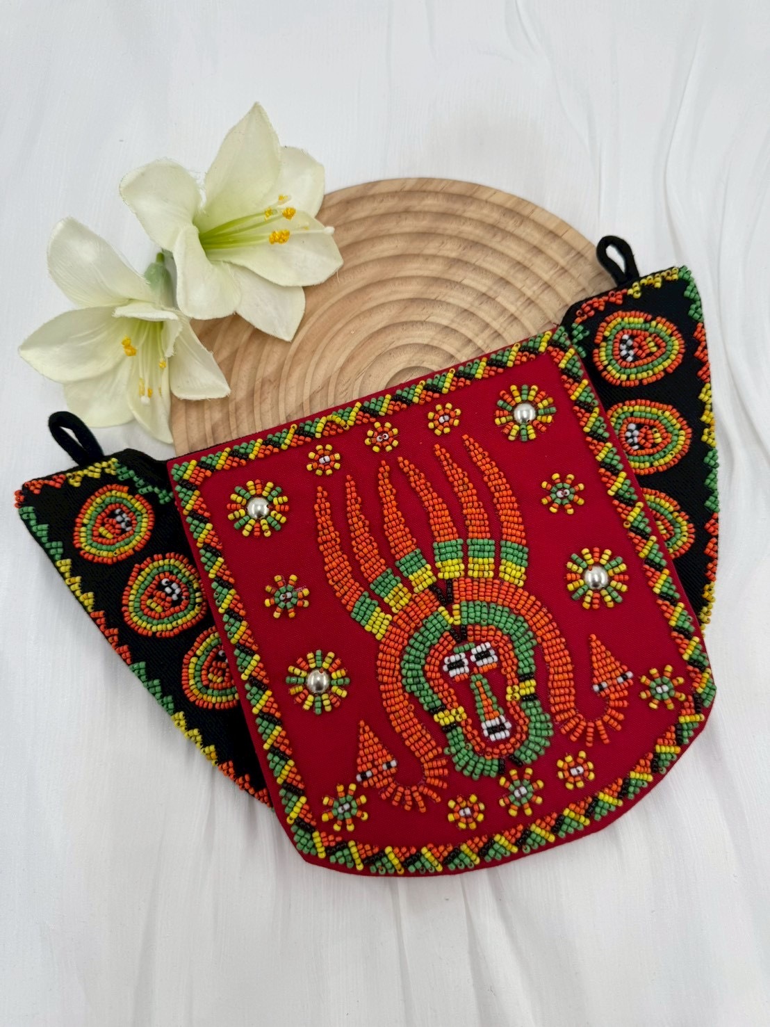 ★ No.32手工珠繡圖騰包深16.5上寬28下寬16.5