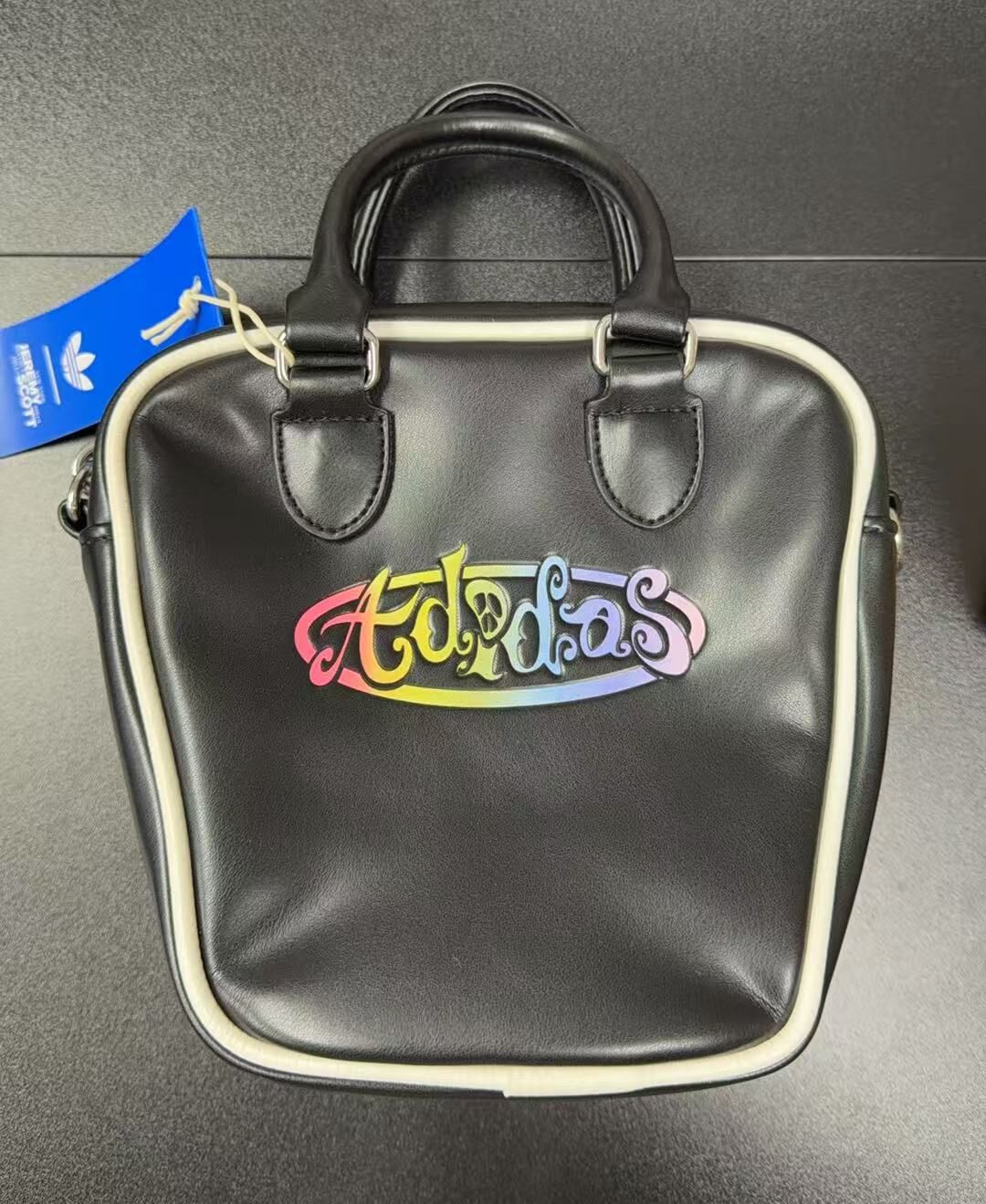 【直播】adidas x Jeremy Scott  LX0307113 Pride迷你保齡球包