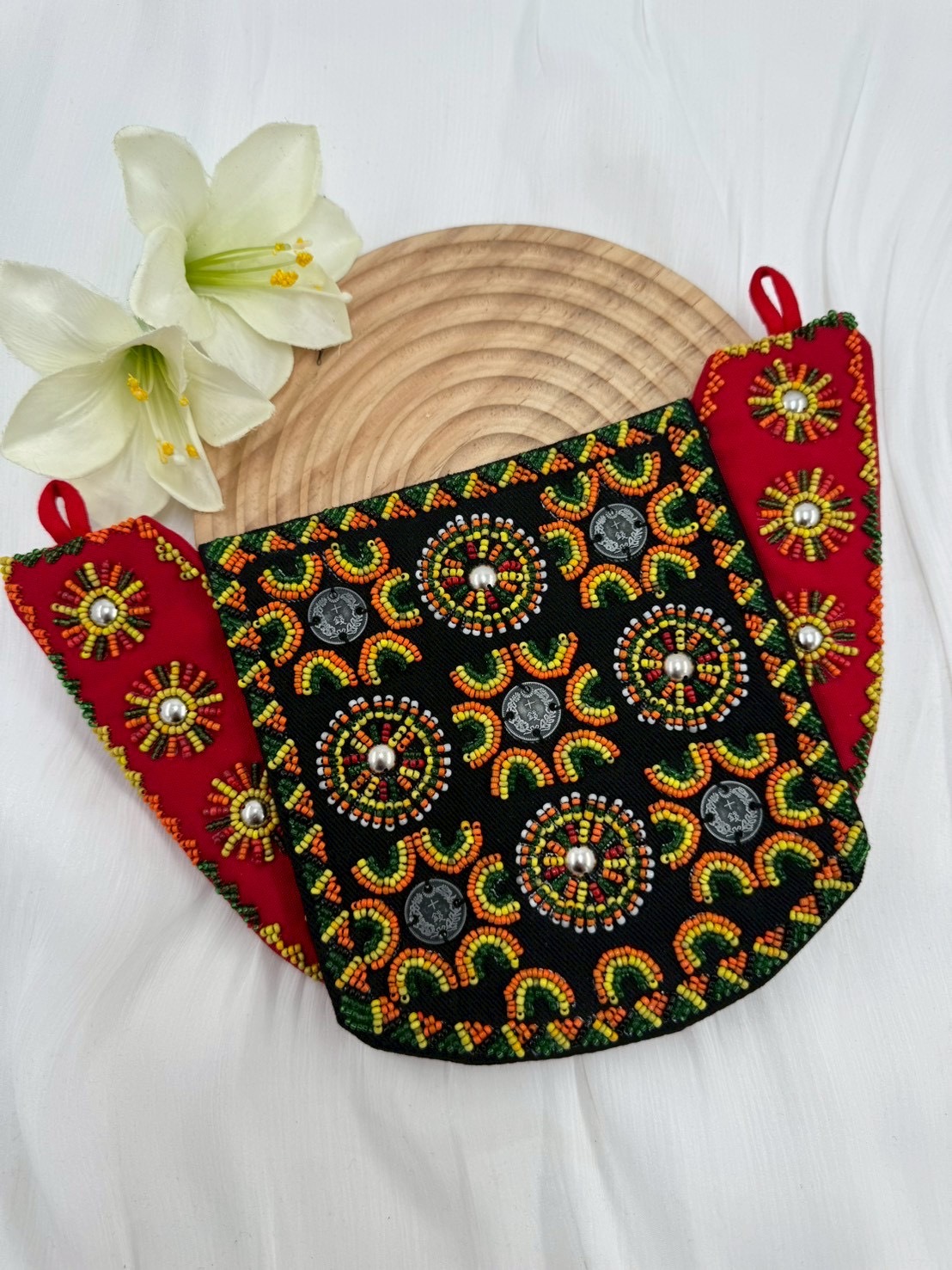 ★ No.34手工珠繡圖騰包深16.5上寬28下寬16.5