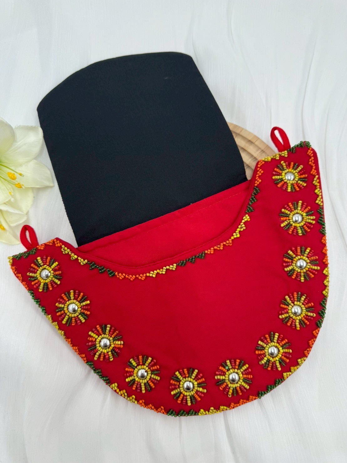 ★ No.34手工珠繡圖騰包深16.5上寬28下寬16.5