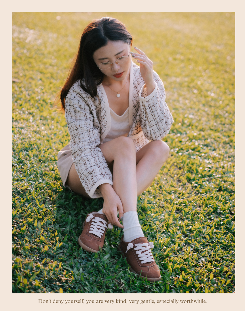 Sanly Joy 摩卡可可復古德訓鞋 草地穿搭展示