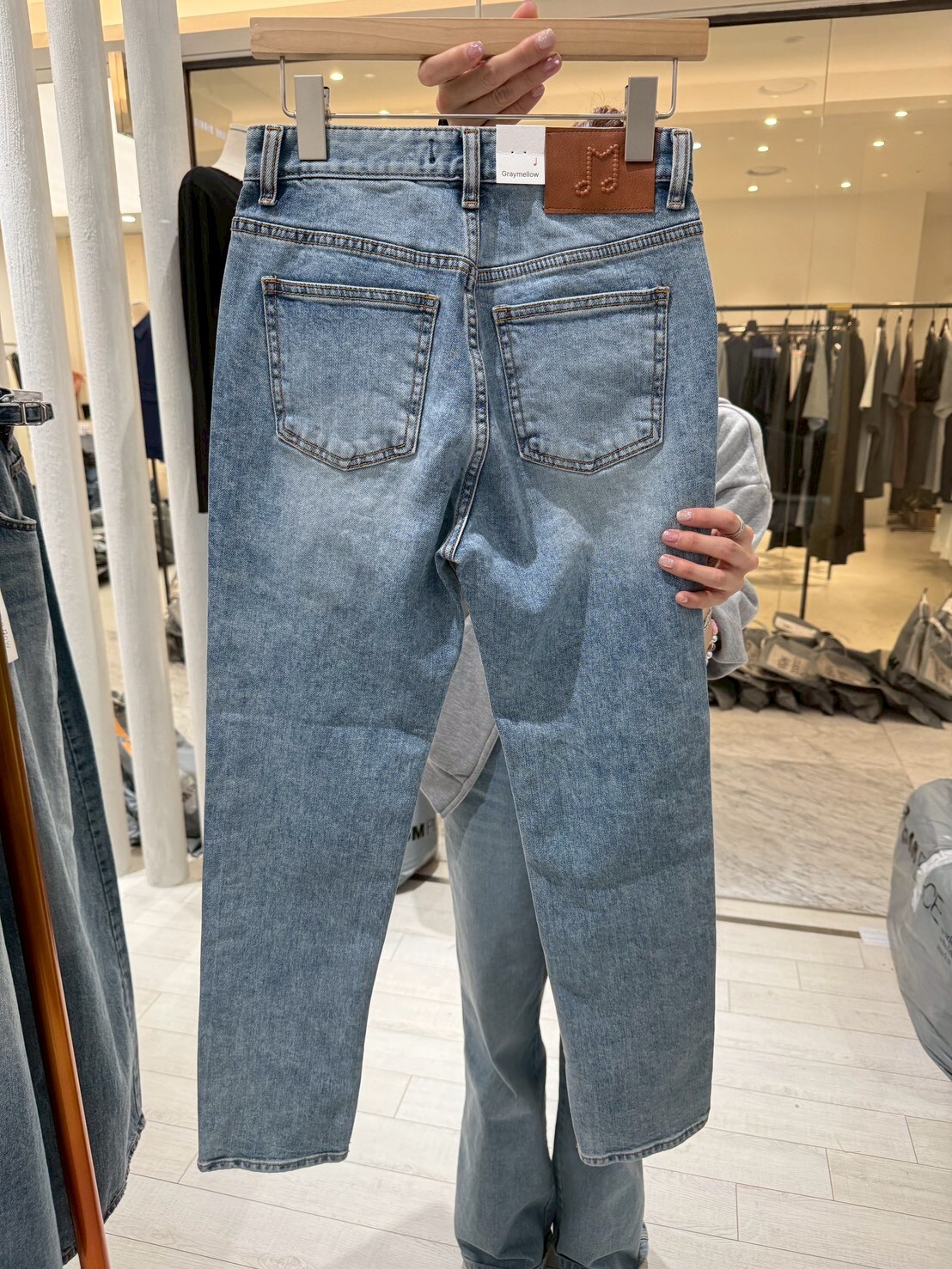 #AF34微刷破小腳牛仔褲