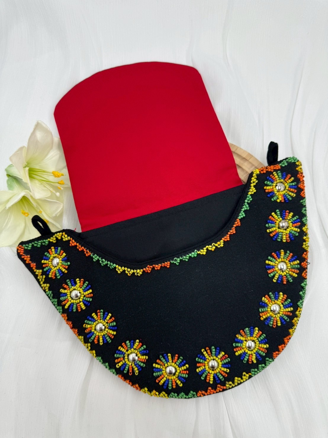 ★ No.36手工珠繡圖騰包深16.5上寬28下寬16.5