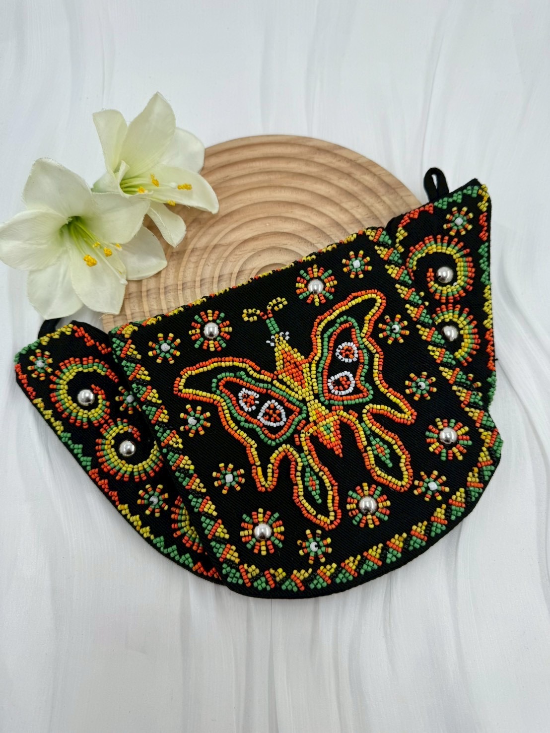 ★ No.38手工珠繡圖騰包深16.5上寬28下寬16.5