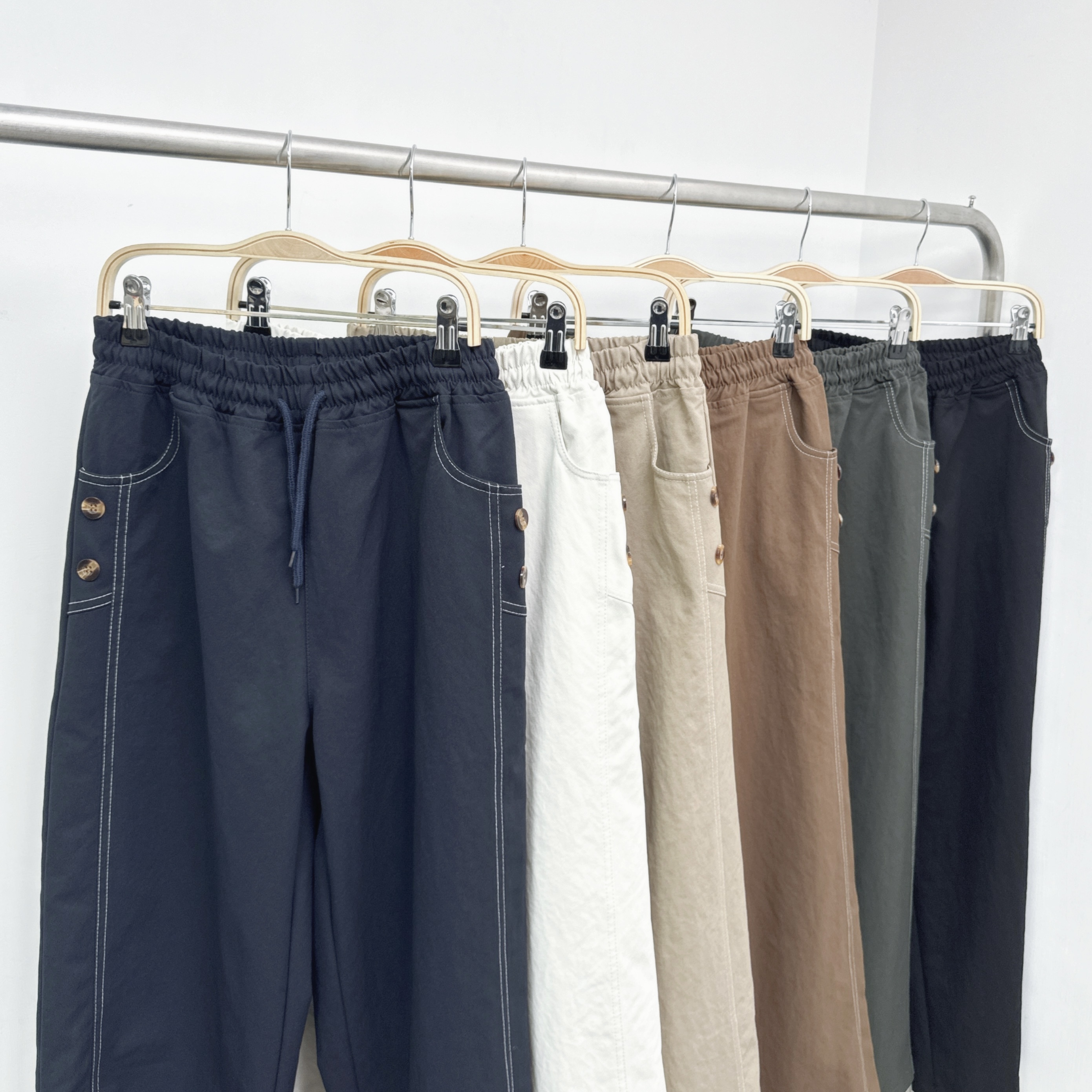 【預訂】鈕扣裝飾明線斜布綁繩9分闊褲 (P26-P31)