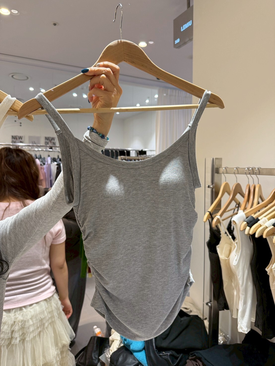 #AF38側抓皺顯瘦Bra Top(灰/白)