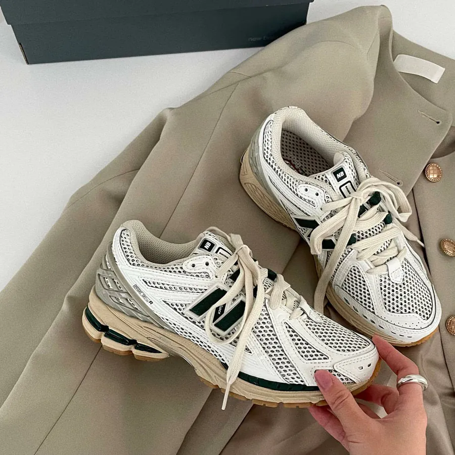 NEW BALANCE 1906R 奶油底 復古綠