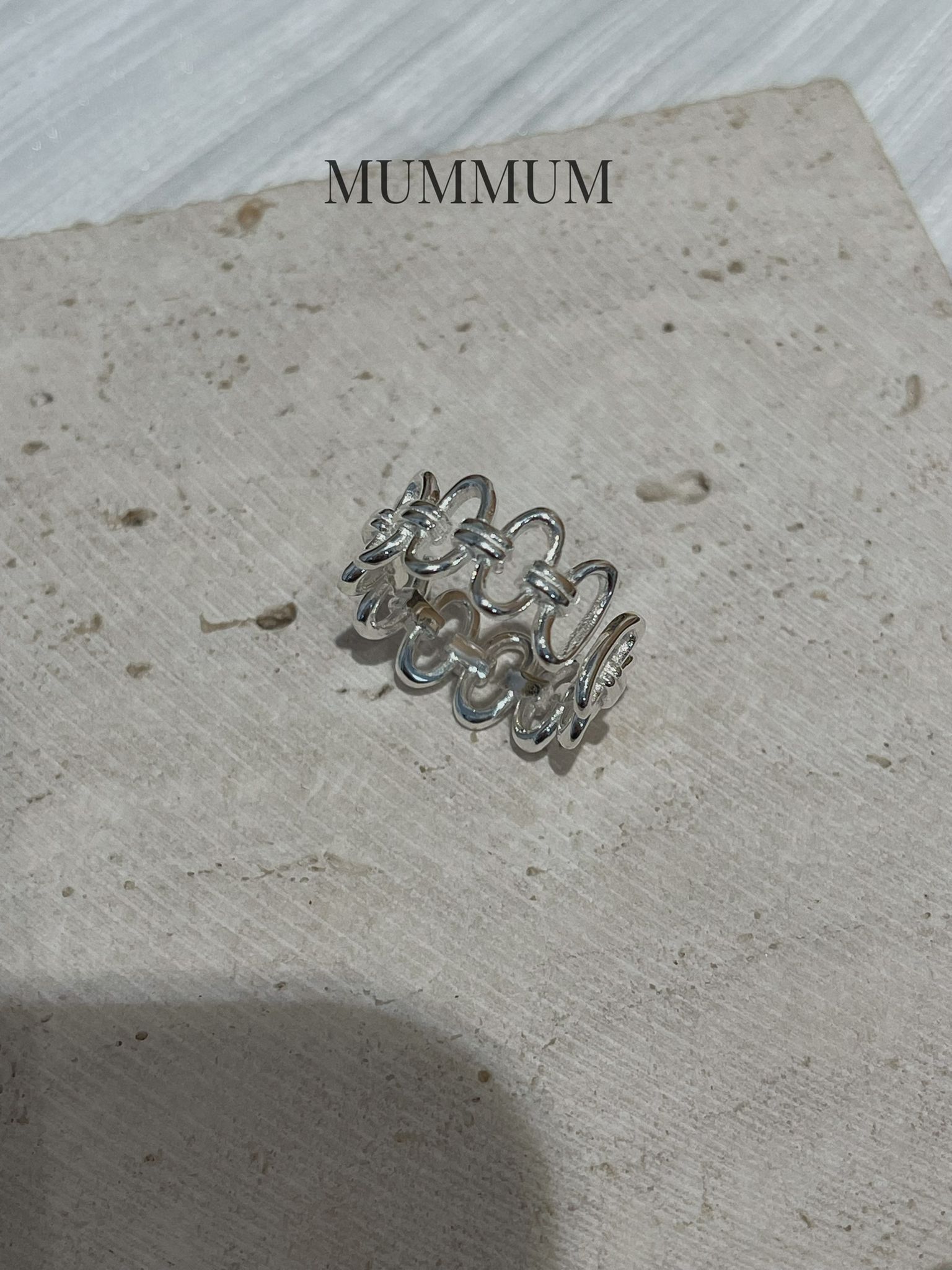 SL13240/橢圓立體扣扣相連結著