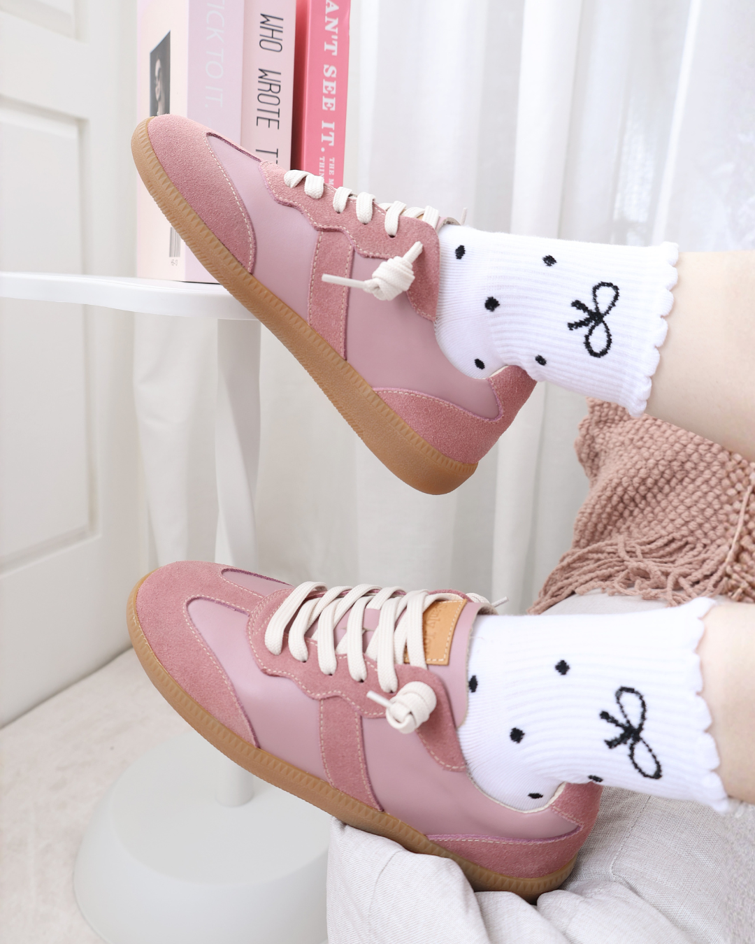 Sanly Joy 焙烏龍奶真皮德訓鞋 側面細節與穿搭展示