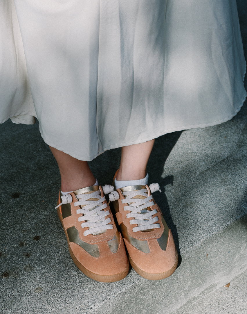 Sanly Joy 香檳金真皮德訓鞋 正面鞋款細節展示 女生舒適好走休閒鞋