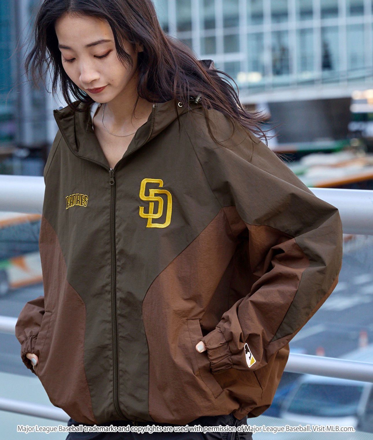 【預購】JN0307203 MLB San Diego Padres 拼接連帽防風外套