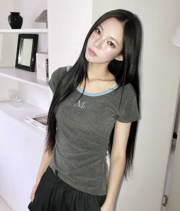 【預購】韓國 Mucent 斜肩 不對稱 褶皺 短袖 T恤 2色