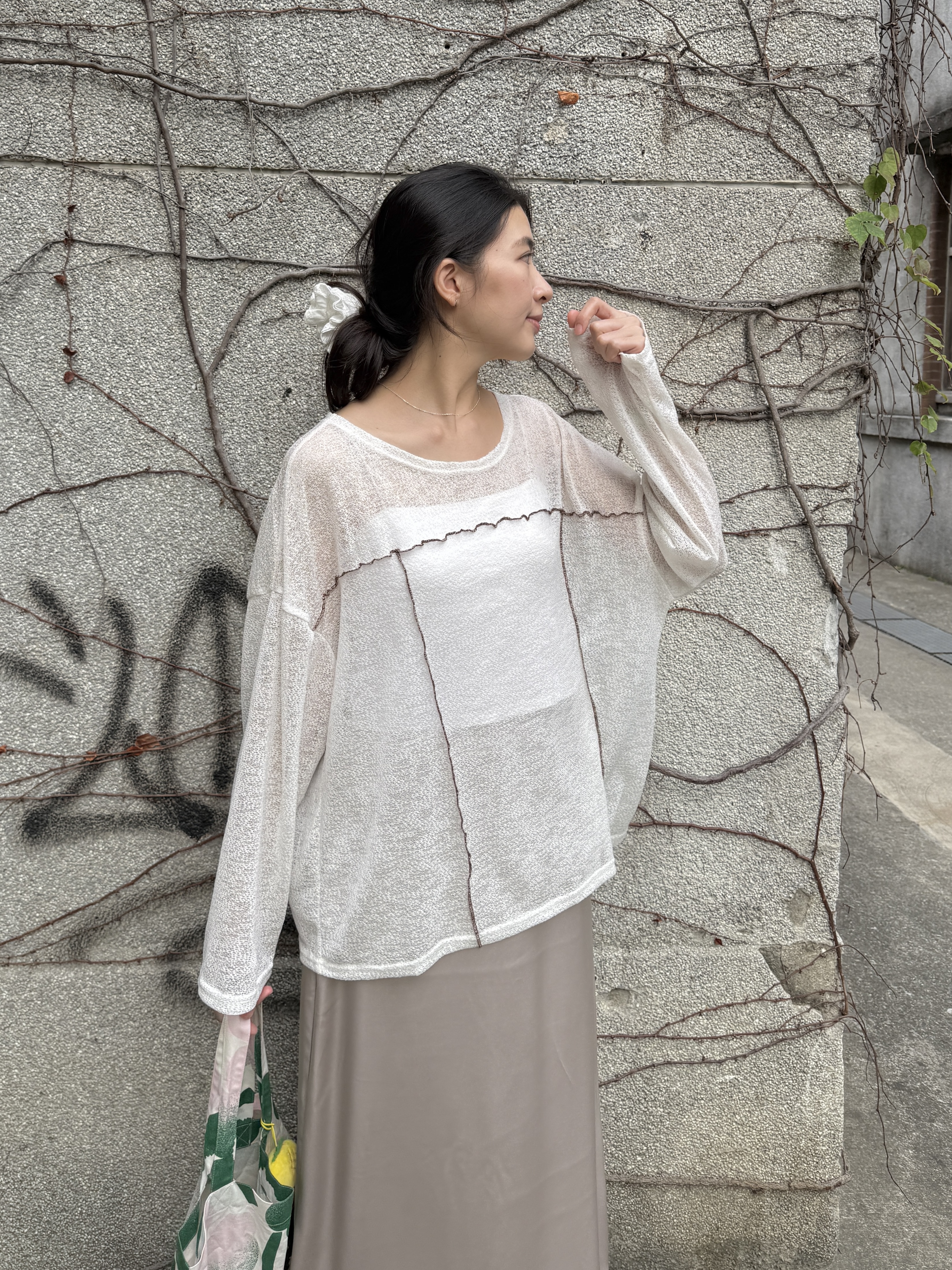 撞色木耳邊微透上衣*2色