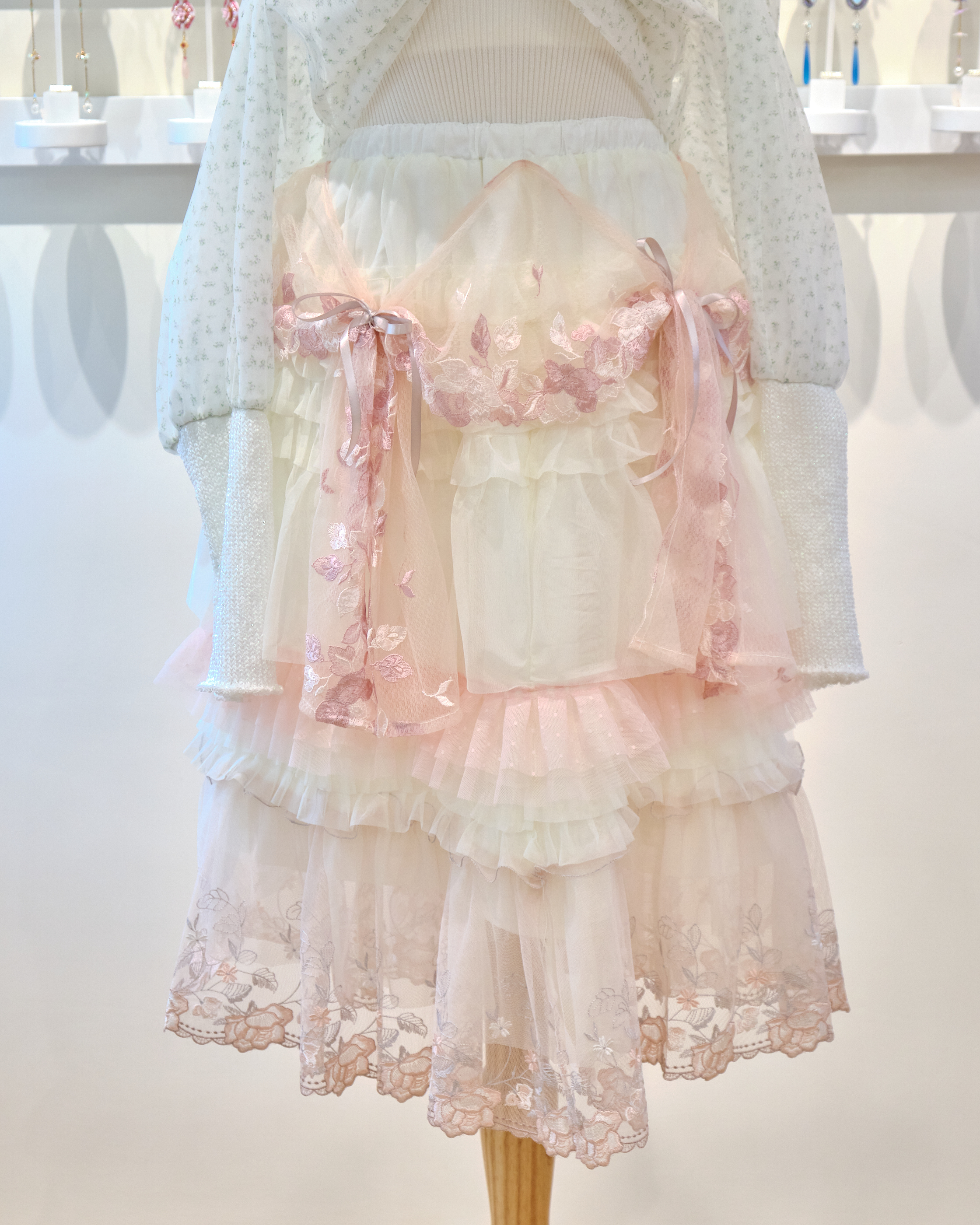 13565 Floating Ribbon Lace Tiered Medium Skirt