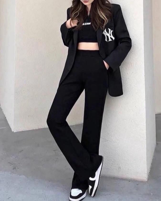 【質感舒適的西裝微喇叭褲】（現貨）