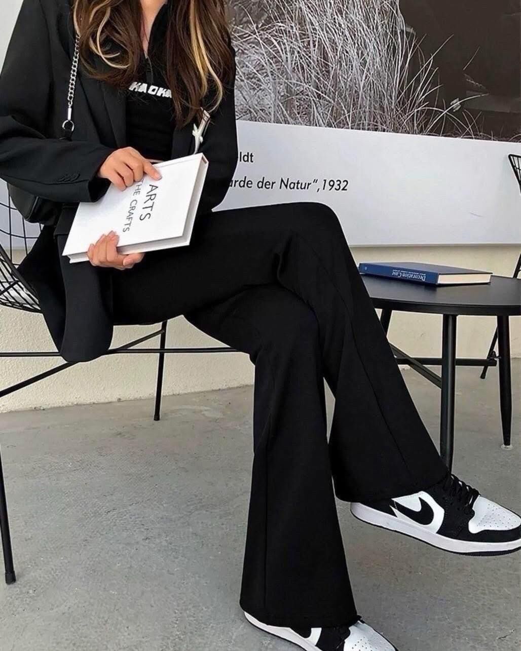 【質感舒適的西裝微喇叭褲】（現貨）