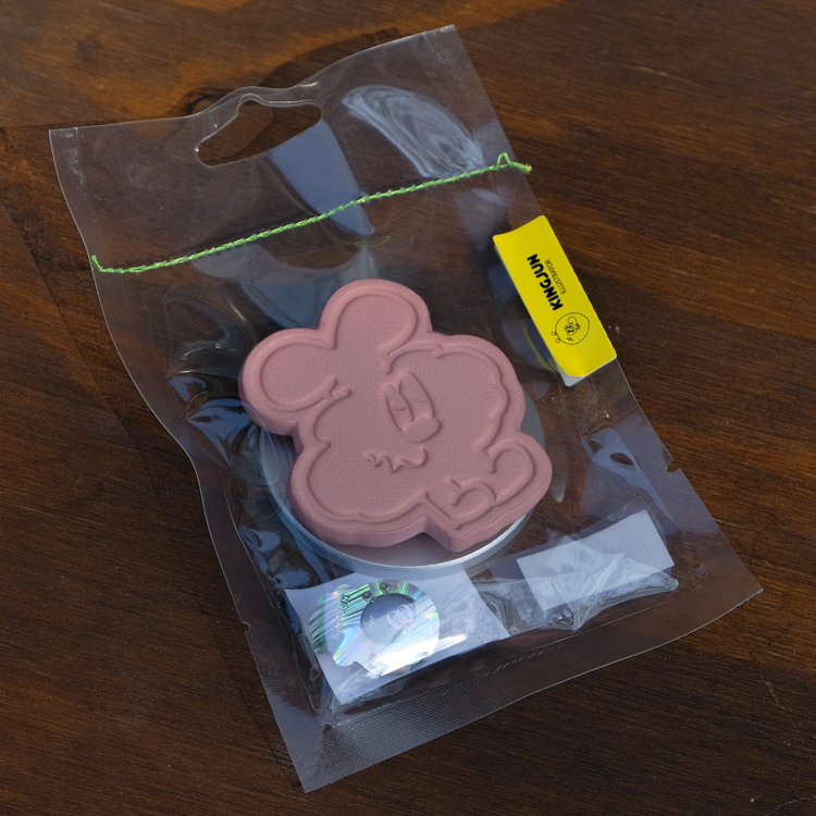 Kingjun｜皮革磁吸氣囊支架｜歪歪蠢兔