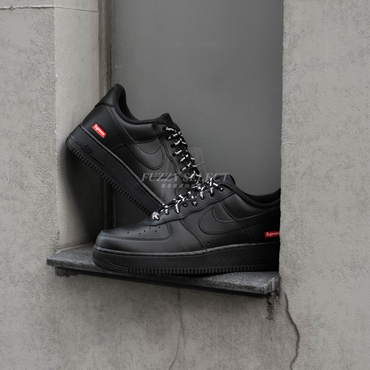 【逢甲 FUZZY】Supreme X Nike Air Force 1 "Black" 全黑 紅標 聯名款 CU9225-001