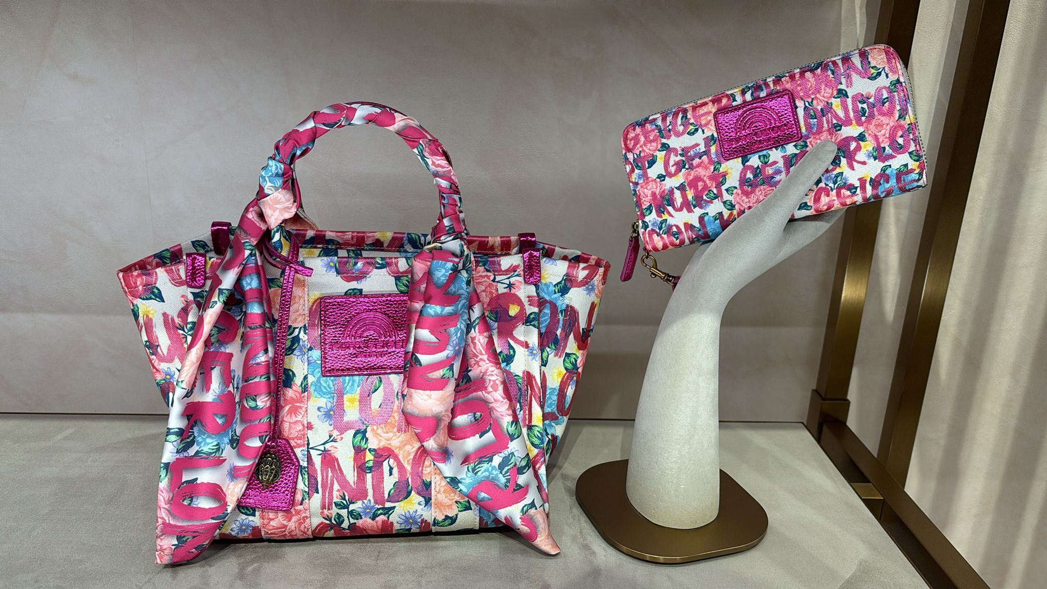 英國代購 (獨立訂單)-KG Kurt Geiger LIMEHOUSE SM SHOPPER PINK COMB