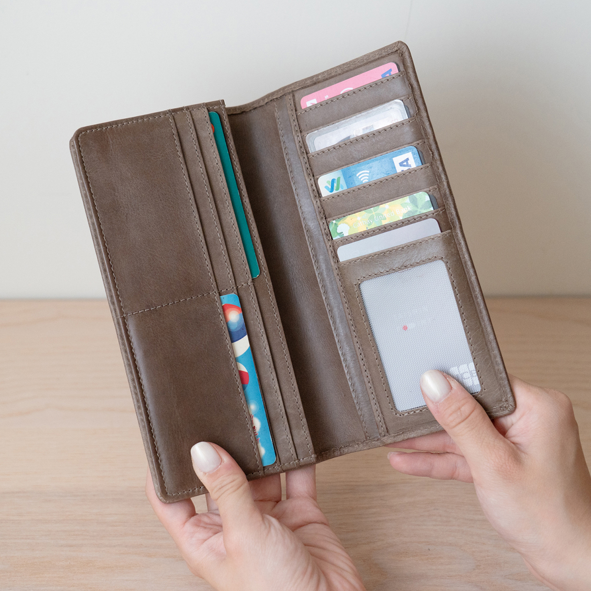 『新品上市』老爺有喜 經典不敗兩折式真皮長夾(071822cl)