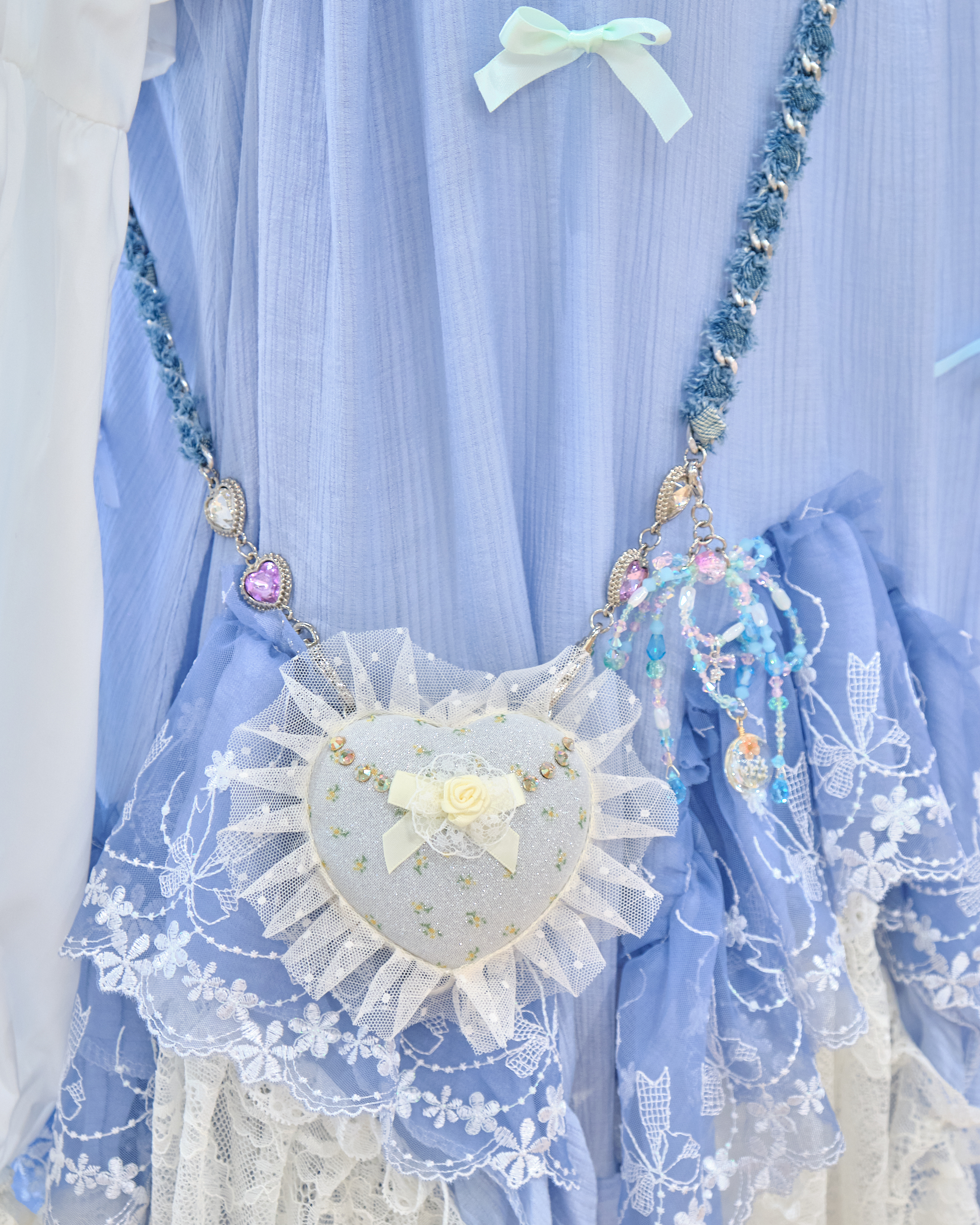 13539 Heart Lace Ribbon Crossbody Bag