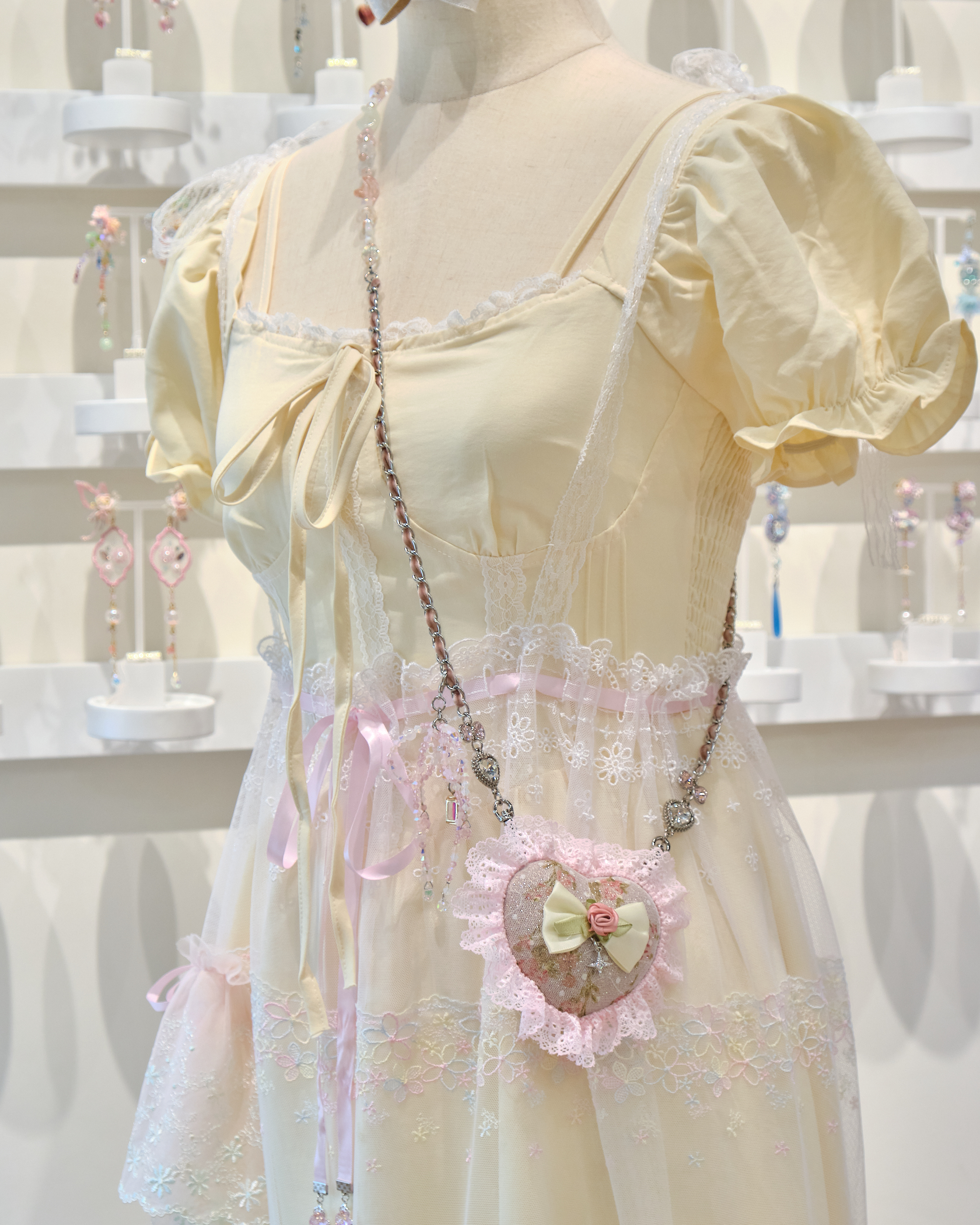 13537 Heart Lace Ribbon Crossbody Bag