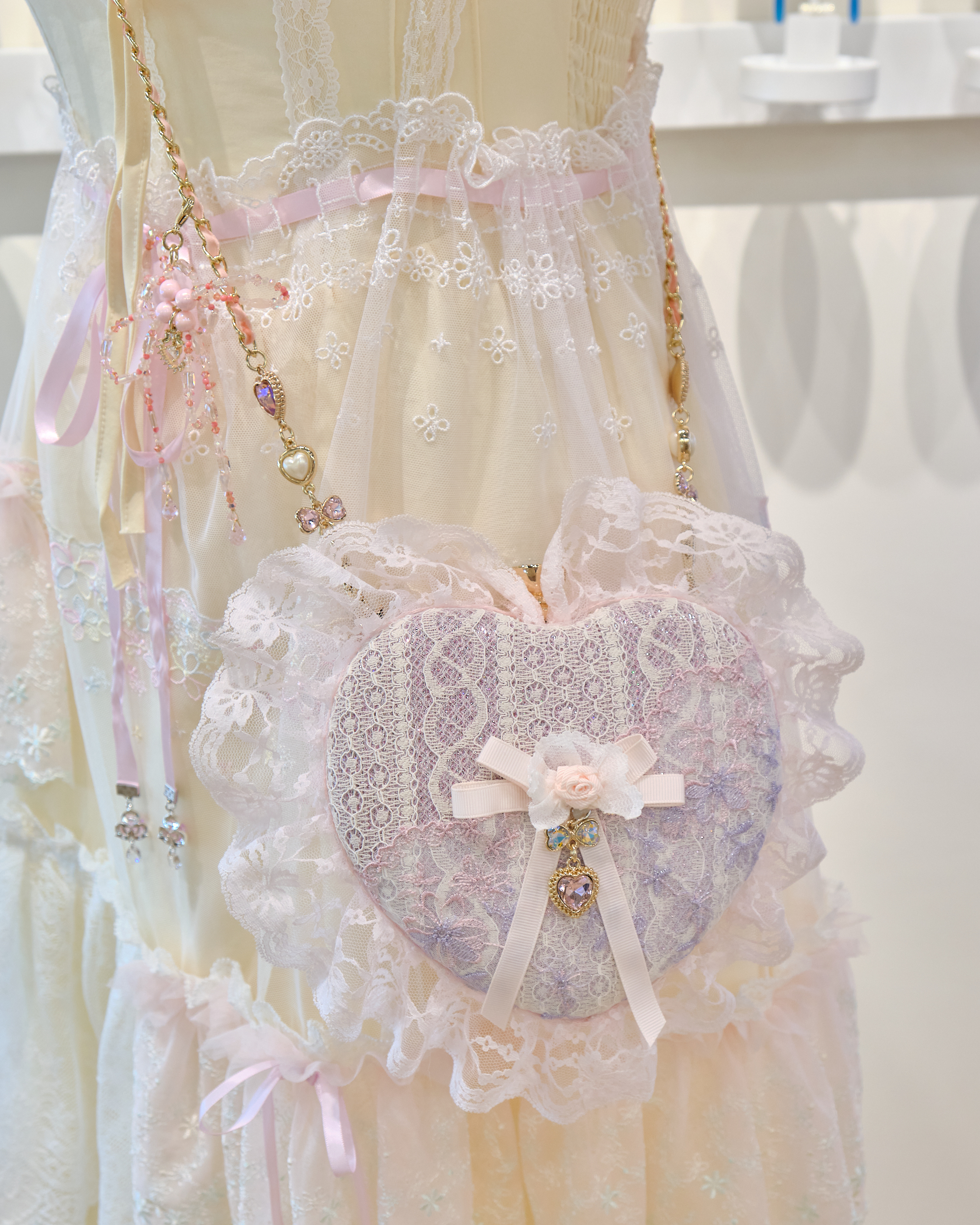 13536 Heart Lace Ribbon Crossbody Bag