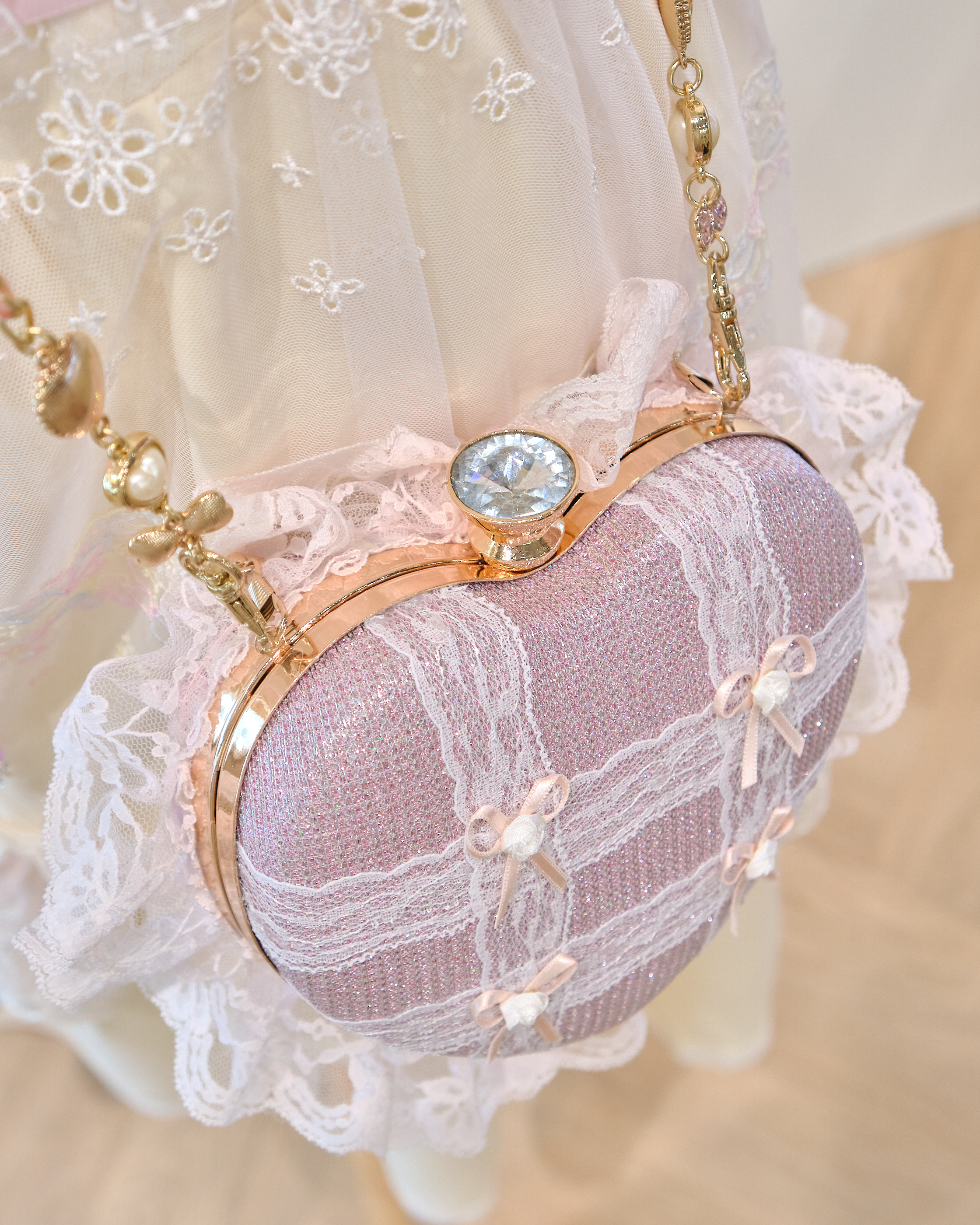 13536 Heart Lace Ribbon Crossbody Bag