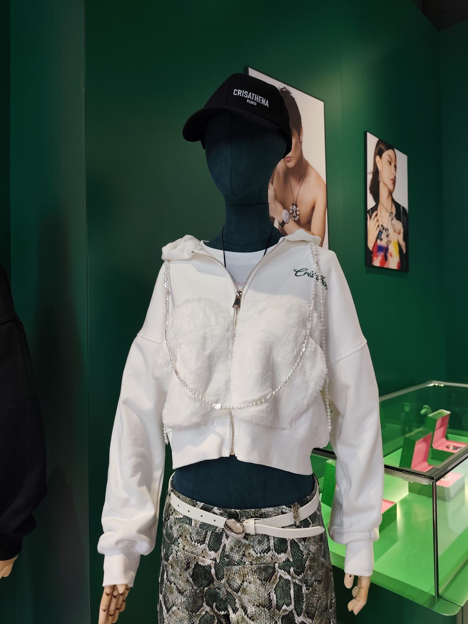 C130 Crisathena 毛毛珠珠鏈長袖外套 - 白色