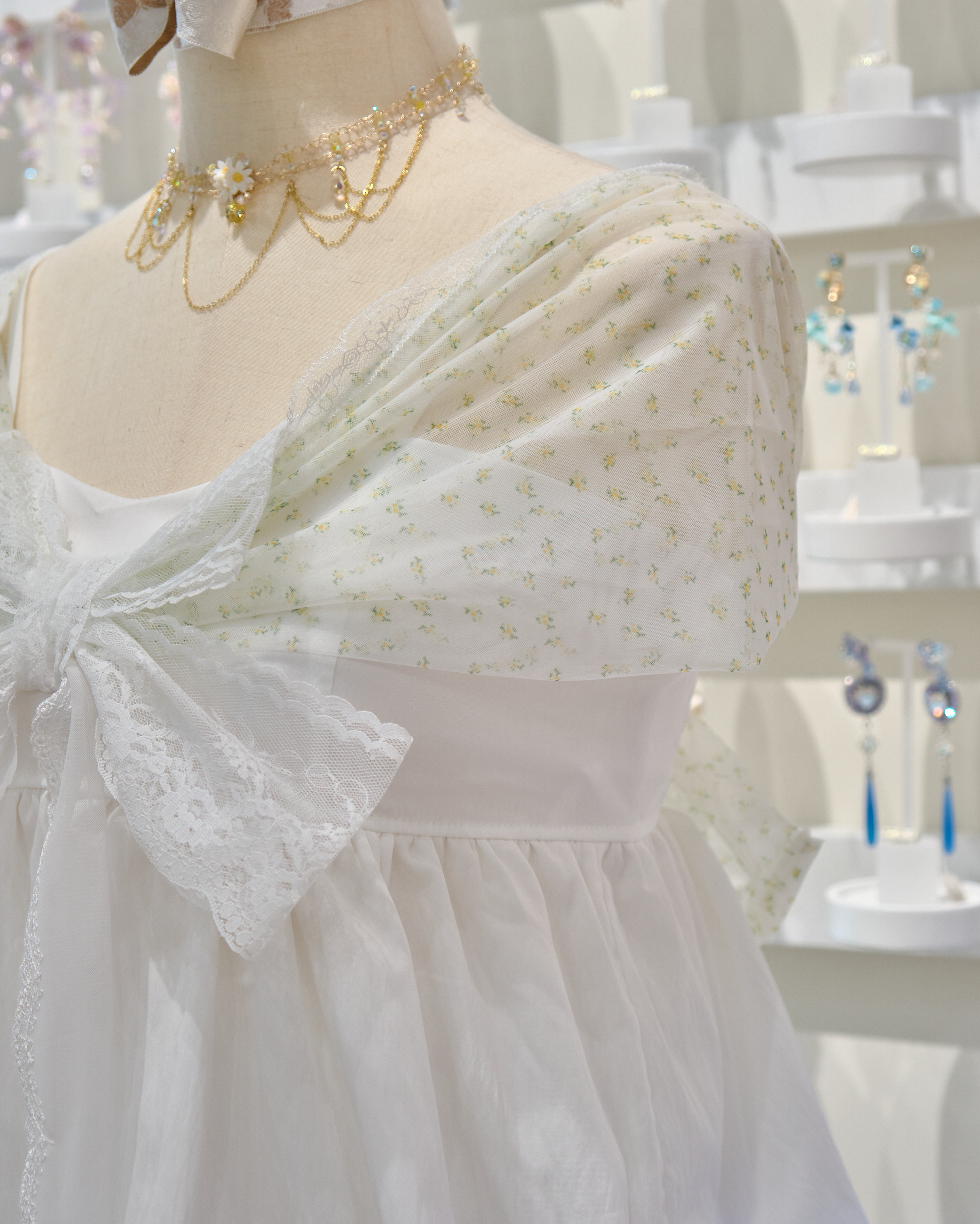 13498 2-Way Puff Sleeve Glam Bow Lace Top