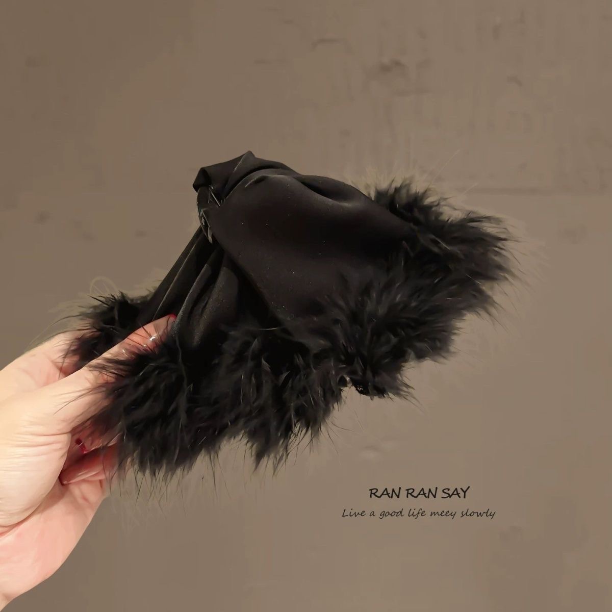 13cm Feather Triangle Hair Claw