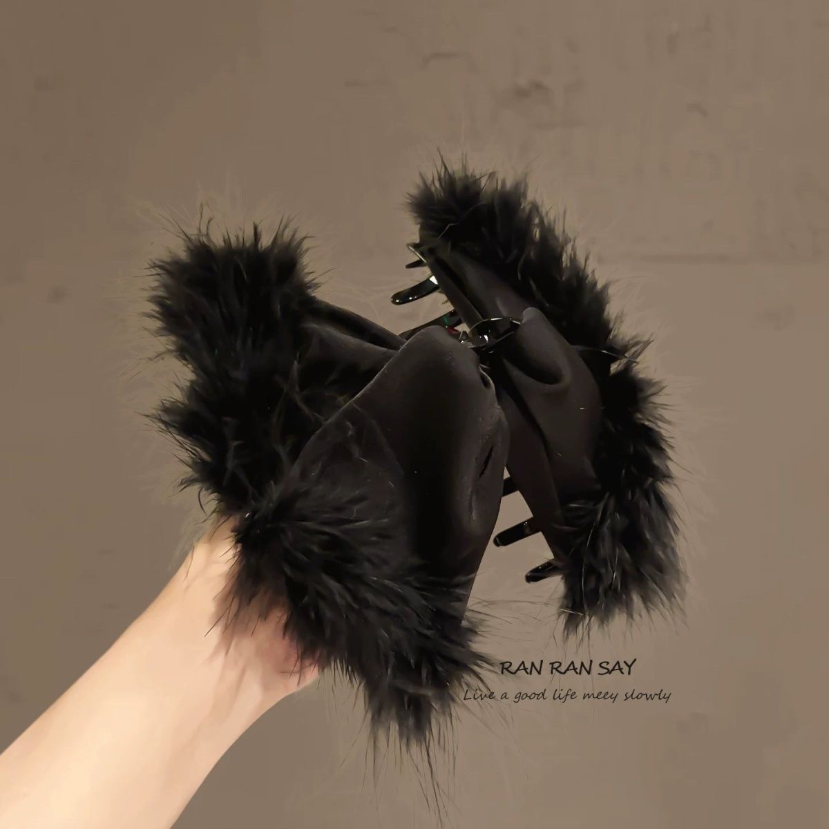 13cm Feather Triangle Hair Claw