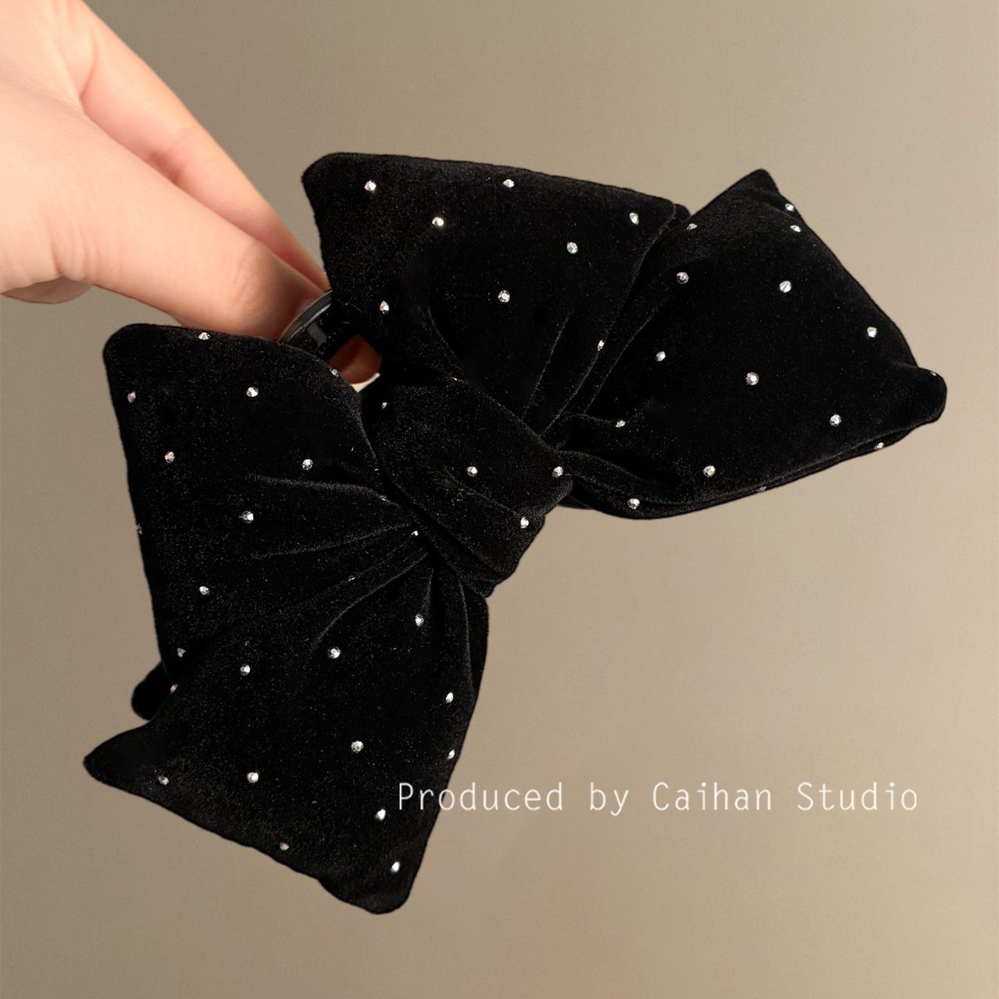 Korean Style Starry Velvet Bow Hair Claw