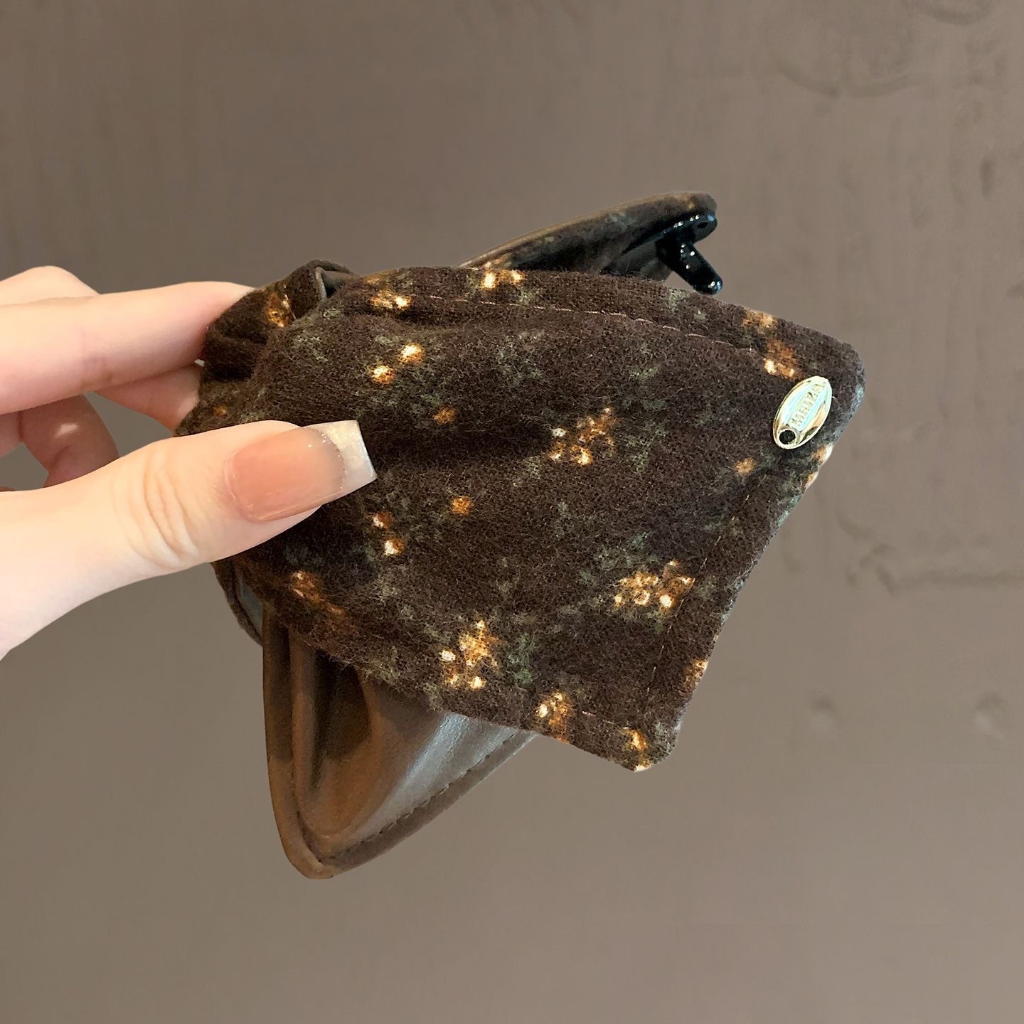 Forest Style Brown Floral Triangle Hair Claw