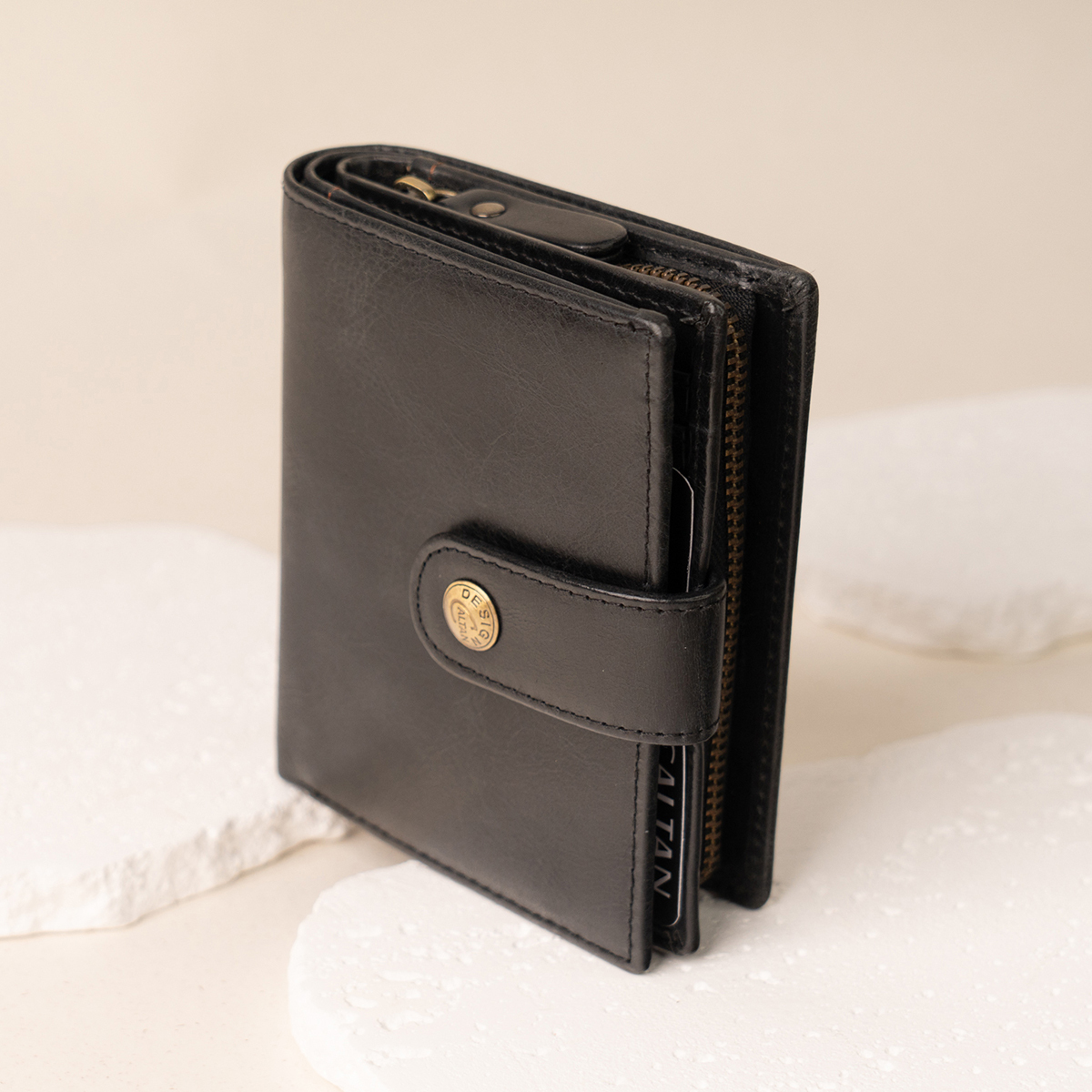 『新品上市』老爺有喜 筆記型多功能兩折零錢短夾(071858bk)